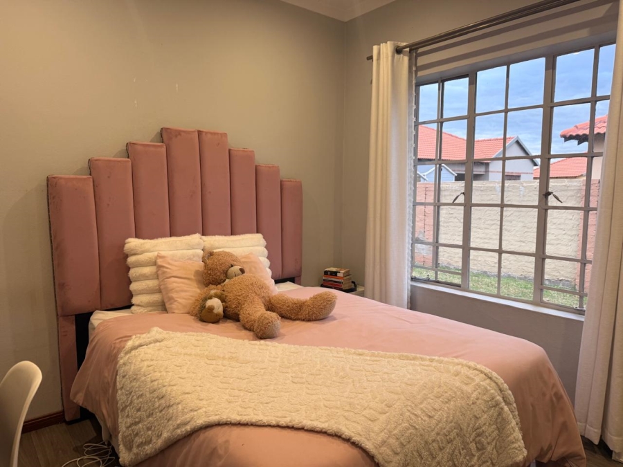 3 Bedroom Property for Sale in Waterkloof East North West